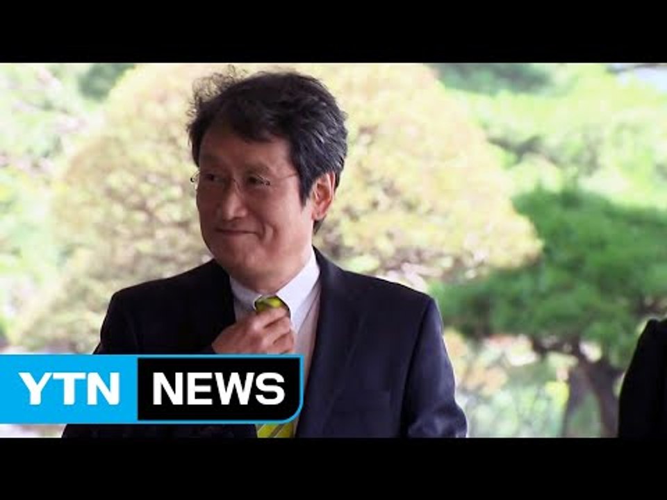 '블랙리스트' 문성근 검찰 조사 중...MB 정권 작심 비판 / YTN