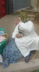 مسخوط الوالدين جاب الام ديالو وحطها فالزنقة وخلاها حشومة وعيب بغيت كولشي اتعاون مع هاد السيدة بالبارطاج