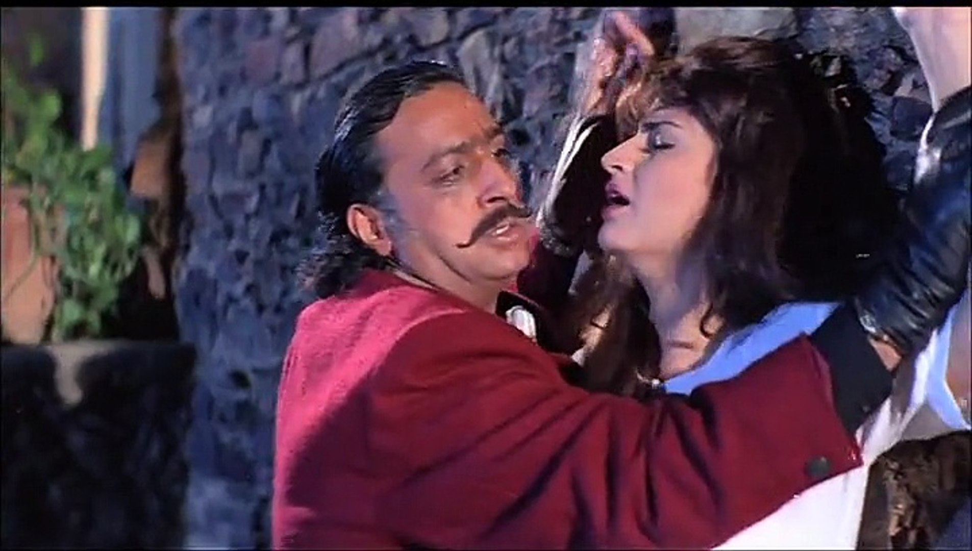 Gulshan Grover Seducing Hot Kunika Qila Romantic Scene Bollywood ...