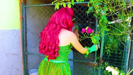 Hulk gets a RED HEART Magic Spell? w/ Frozen Elsa Spiderman Poison Ivey Pink Spidergirl Super fun