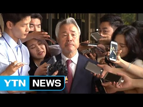 [현장영상] '갑질 논란' 정우현 前 MP그룹 회장 검찰 출석 / YTN