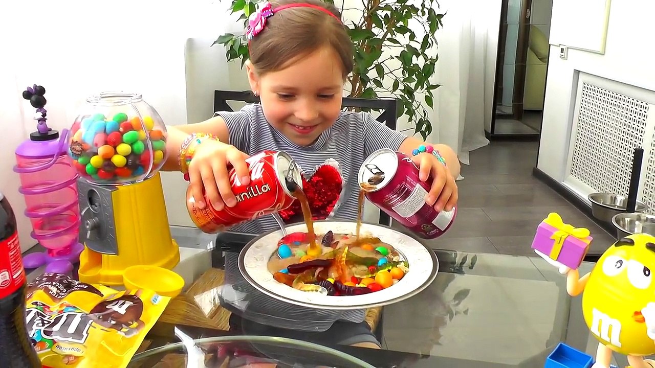 Bad Kid Baby Crying Learn colors Candy Giant Chupa Chups Johny Johny Yes Papa Nursery Rhyme Songs-Sen7-BERNyE