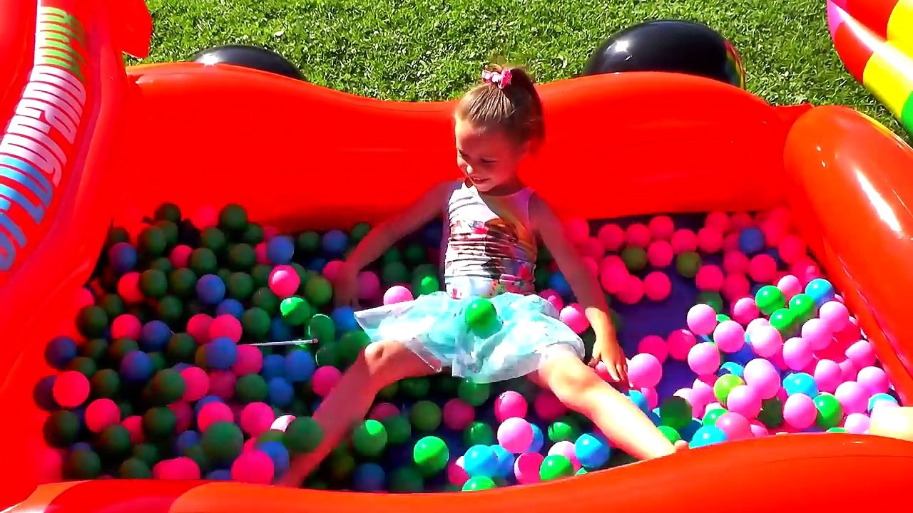 Bad Kid Learn colors with Balls in Pool JOHNY JOHNY Yes Papa Nursery Songs for Kids GIANT DINOSAUR-5zcmevDaSEo