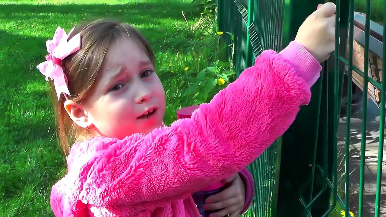 Bad Kids & GIANT Crocodile JOHNY JOHNY Yes Papa Nursery Rhymes Songs for Kids Colours Learning Video-TG0K0hO82pk