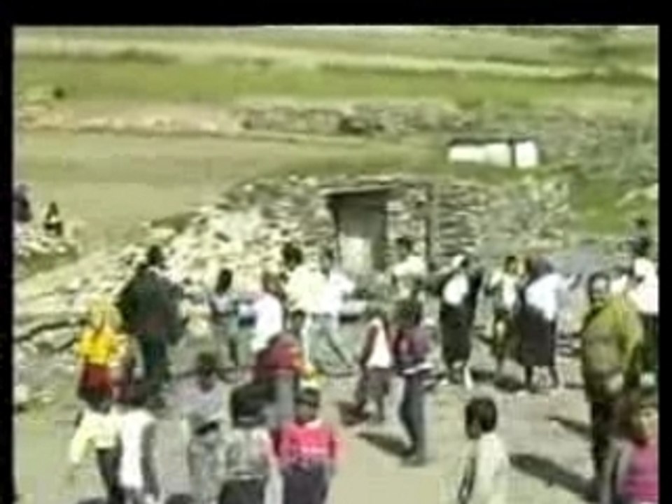 MEKTEBiN ÖNÜNDE DÜGÜN 1990