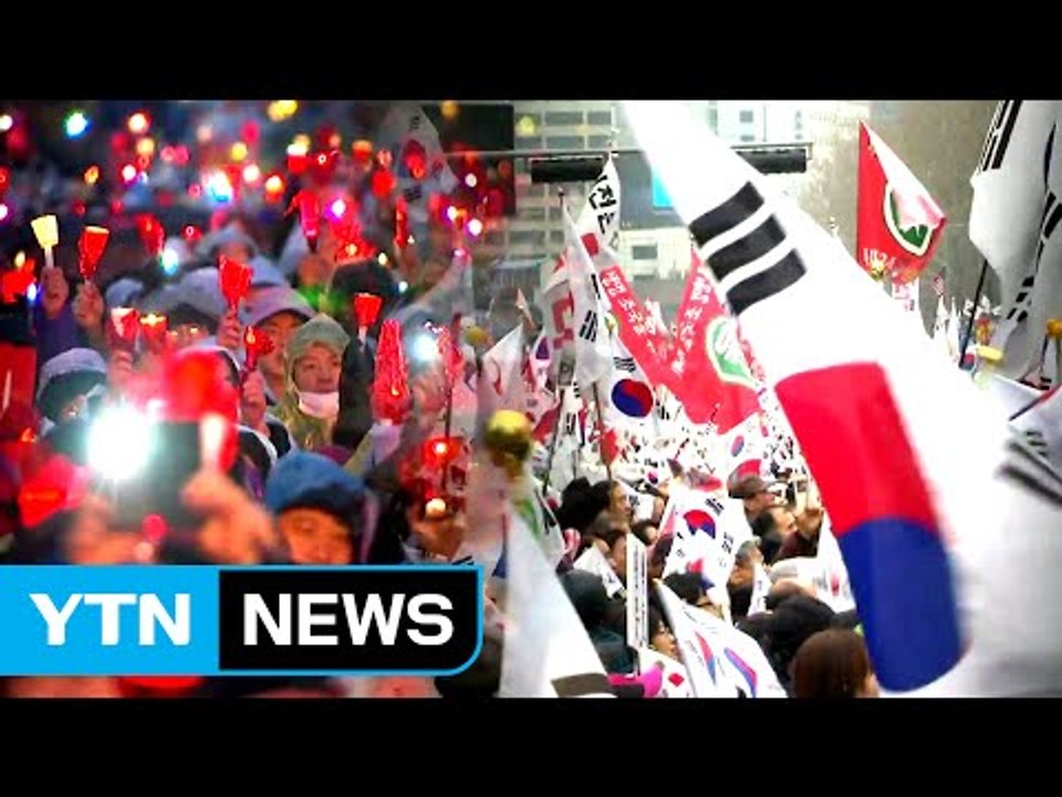 둘로 나뉜 광장...이번 주말도 총집결 / YTN (Yes! Top News)