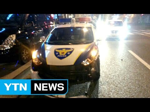 경찰차 들이받고 300m 질주...1명 사망, 5명 다쳐 / YTN (Yes! Top News)