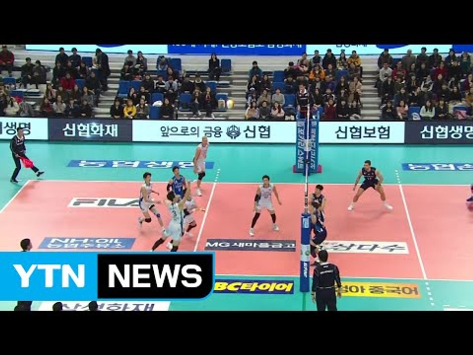 '배수진' 삼성화재, 우리카드 꺾고 봄 배구 희망 살려...삼성화재 3：2 우리카드...