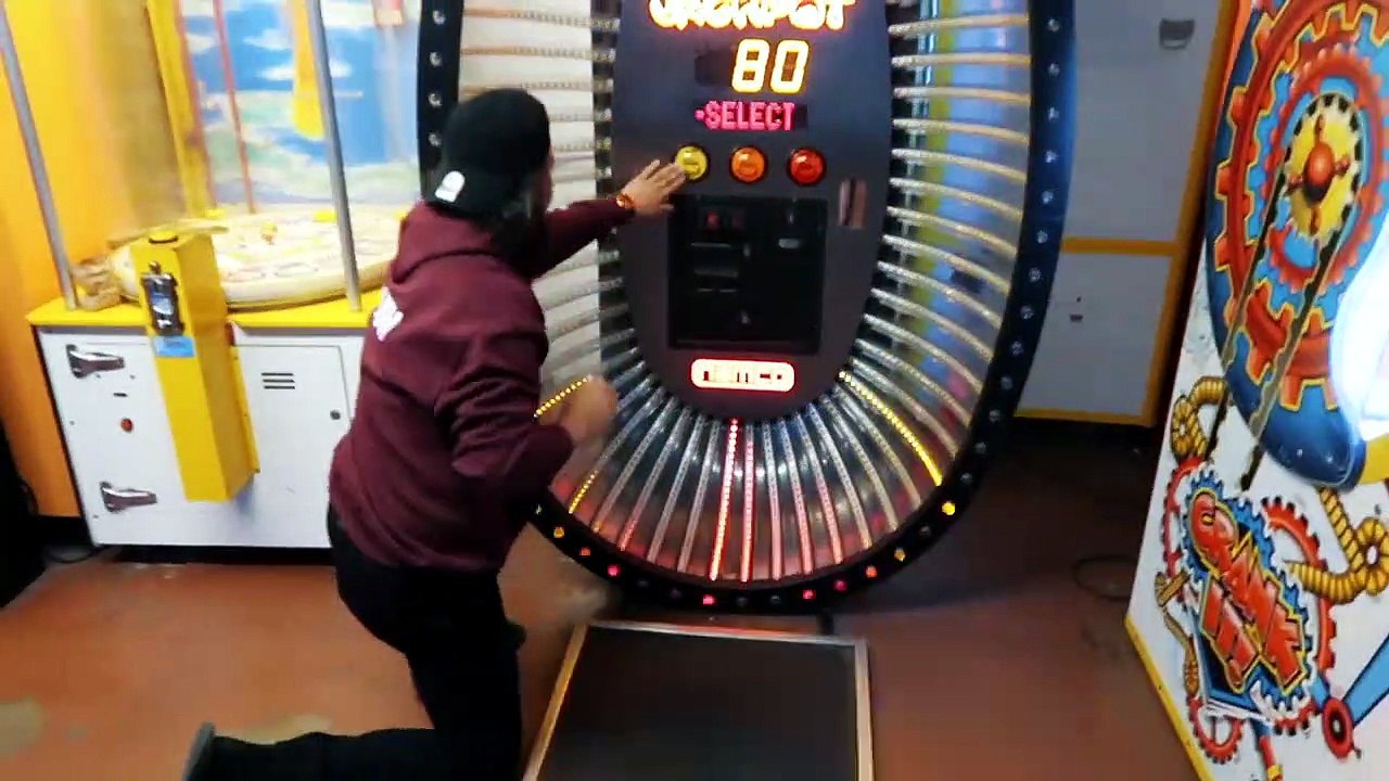 USING FAKE TICKETS AT THE ARCADE | TURN 1 FAKE ARCADE TICKET INTO 100000 ARCADE TICKETS! (