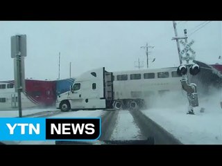 미국서 여객 열차와 트레일러 트럭 충돌 '아찔' / YTN (Yes! Top News)