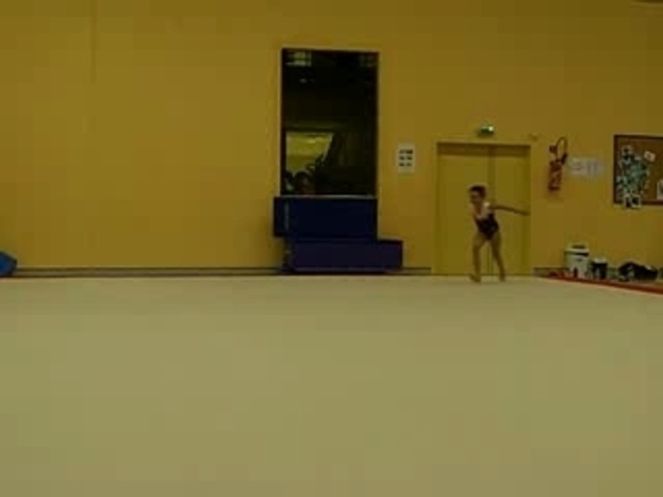 Rondade flip salto Julie D