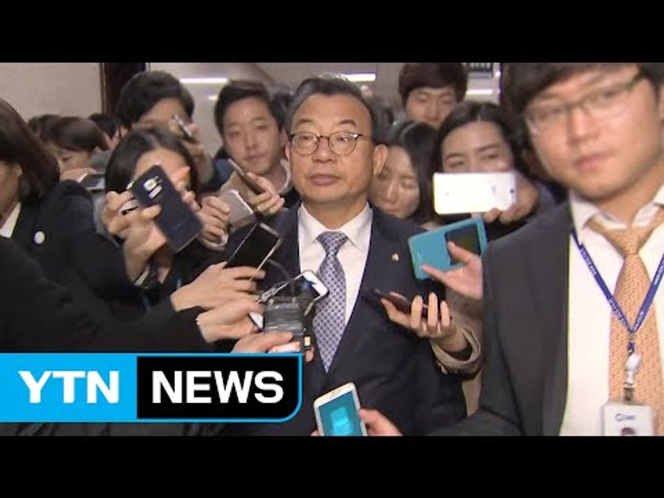 與 이정현 전 대표 탈당...野, 박근혜 대통령 기자간담회 '맹공' / YTN (Ye...