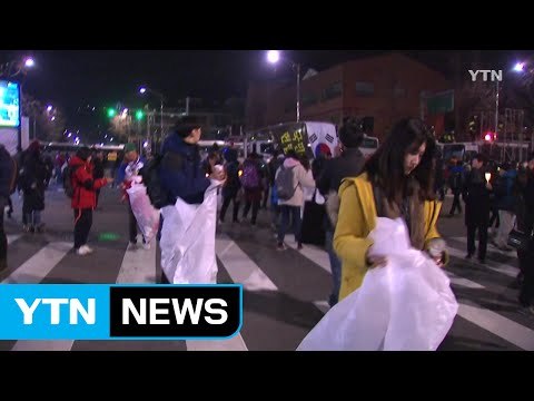 광화문 촛불 인원 34배 증가...쓰레기는 3분의 1로 줄어 / YTN (Yes! Top News)