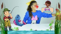 Çocuklar için balık tutma - Palyaço Mary ve kötü bebek - Oyuncaklarla eğlenceli video