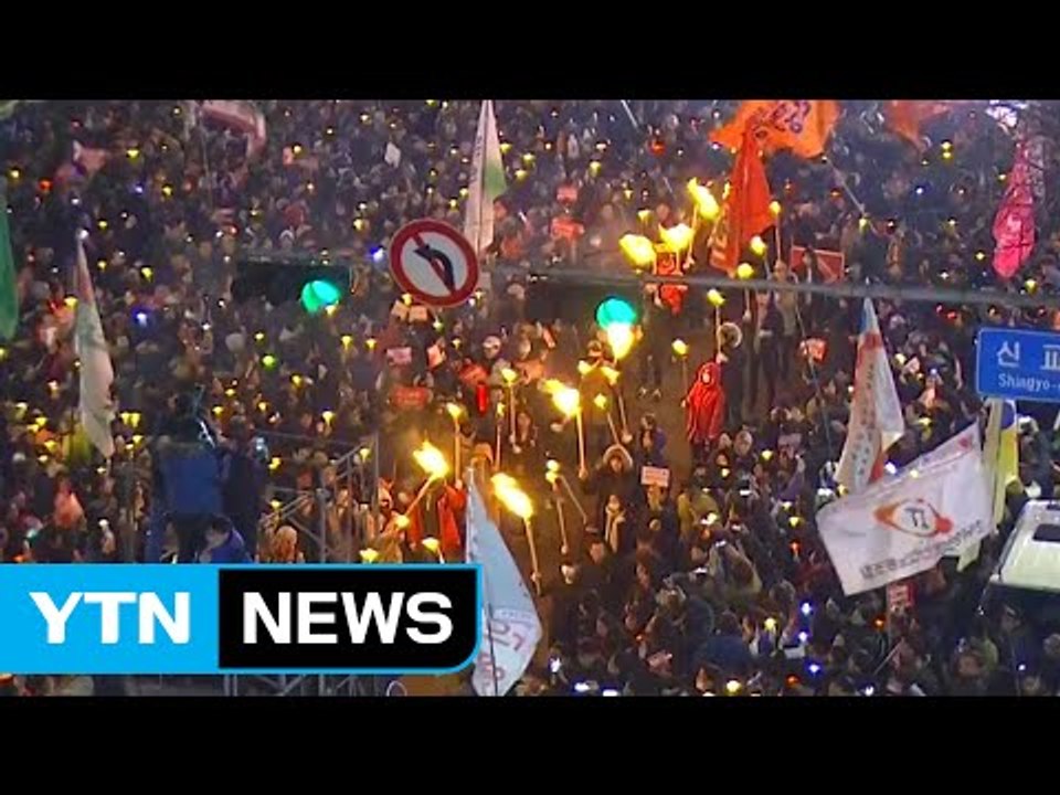 청와대 100m 앞 "세월호 진실 밝혀라"...2차 행진 시작 / YTN (Yes! Top News)