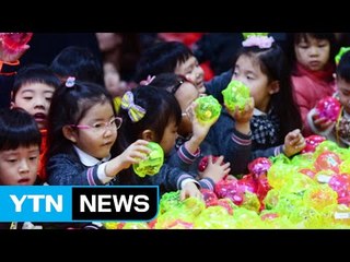 '고사리손'으로 모은 사랑의 돼지 저금통 기부 / YTN (Yes! Top News)