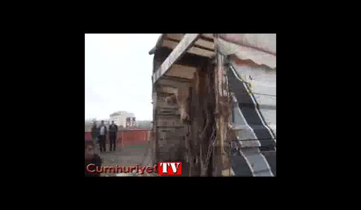 Kars'ta köylerine dönen çiftçilere düve dağıtımı yapıldı