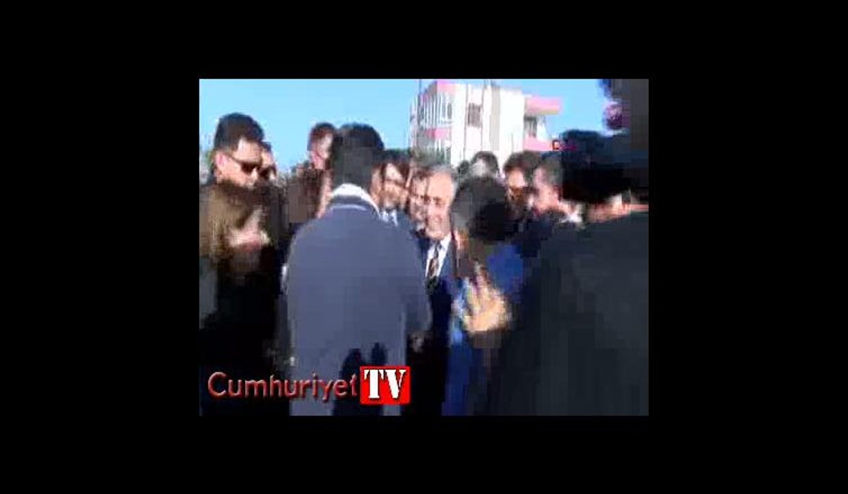 Hortumda zarar gören çiftçi: Fatih Terim'in aldığı paranın 10'da biri kurtarır