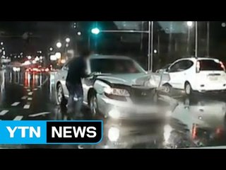 만취 뺑소니범...시민이 2km 추격해 붙잡아 / YTN (Yes! Top News)