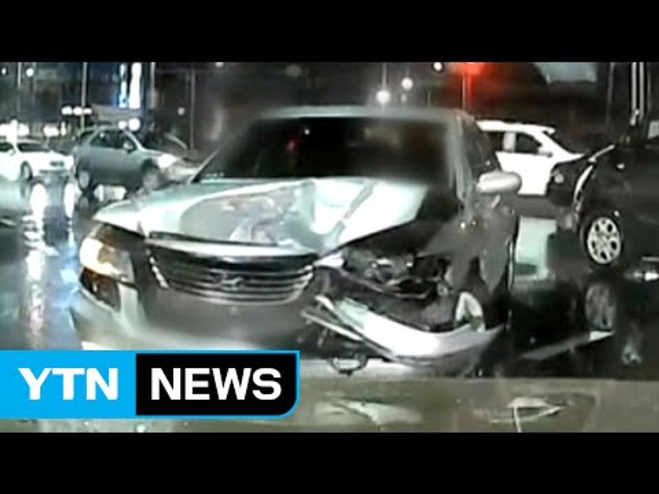 빗길 '만취 뺑소니'...시민이 추격해 검거 / YTN (Yes! Top News)