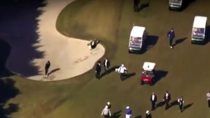 Jugar al golf con Trump tiene mucho peligro: cómica caída da la vuelta al mundo