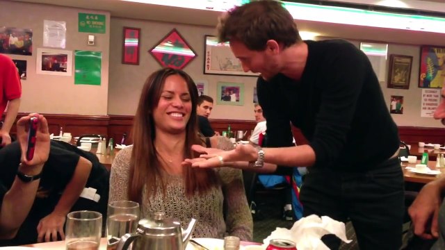 Tour de magie avec une serviette en papier