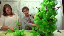 Make A Christmas Tree Using a Tomato Cage and Deco Poly Mesh