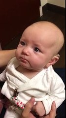 Un bébé sourd entend sa maman pour la première fois