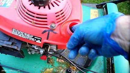 Comment démarrer une tondeuse  qui refuse de démarrer après  l'hiver ou un arrêt prolongé  . 