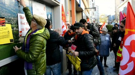 Des manifestants redécorent la permanence de la députée LREM Pascale Boyer