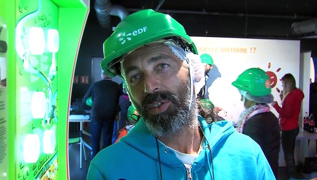 Quelques visiteurs des journées de l'industrie électrique EDF à Martigues.