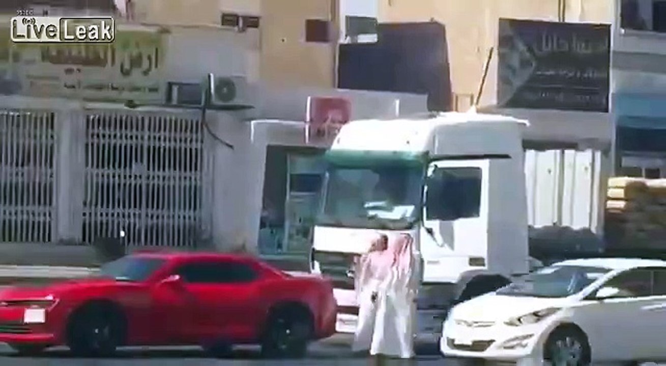 Pakistani Driver Beats Saudias