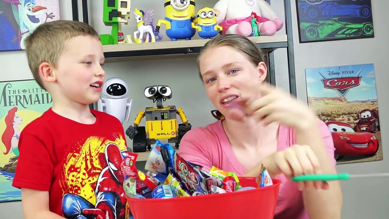 Giant Surprise Toys SPIDERMAN PINATA Filled with Surprise Eggs Blind Bags Super Hero Toys