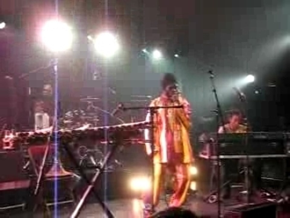 Takana Zion - Zion Prophet (Live Cabaret Sauvage 18/11/07)