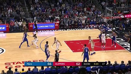 Simmons Slams It Down