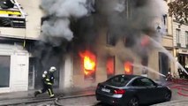 Les images spectaculaires d'une des plus célèbres librairies de Paris en feu au coeur de Saint-Germain-des-Près: 7 bless