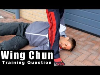 Wing Chun training - wing chun how to deal with knee attack in street Q34