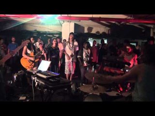 Hiatus Kayiote - 'Shaolin Monk Motherfunk' - live in the Boiler Room