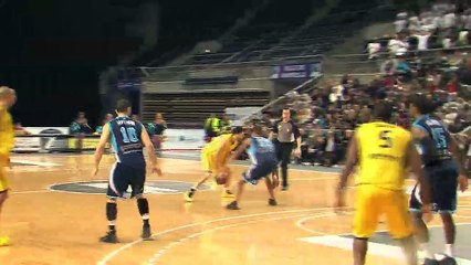 La fin du match avec l'égalisation 71 à 71 et plus que 30 secondes à jouer...