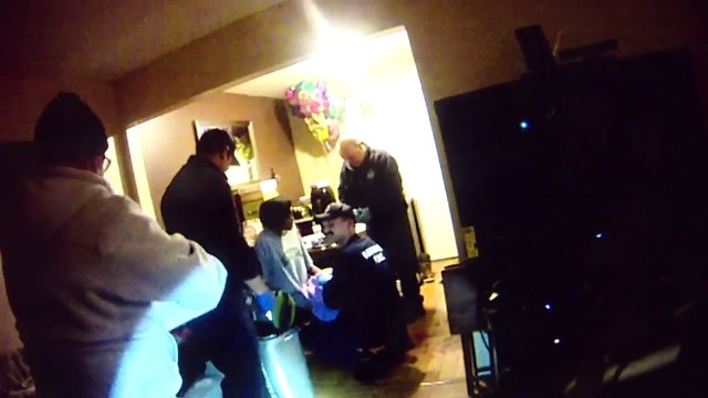 Woman Delivers Own Baby in Her Kitchen 6 Weeks Before Due Date