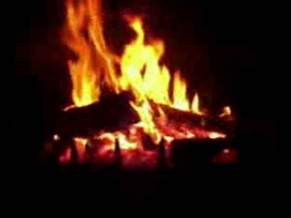 Kaminfeuer - kamin video zu weihnachten