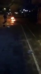 Châm lửa kiểm tra xăng thật hay giả, nam thanh niên thiêu rụi xe