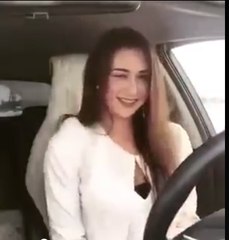 Beautiful Pakistani Girl Dance in Car.