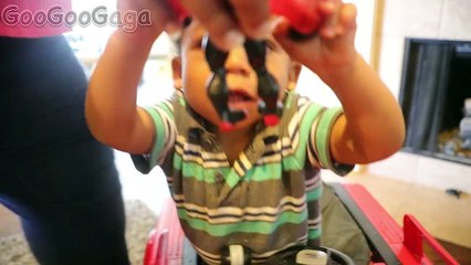 FIDGET SPINNER KNOCKOUT MOM MOUTH! BAD BABY FIDGET SPINNER TRICK CHALLENGE PRETEND PLAY
