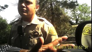This cop is an embarassment to Law Enforcement.
