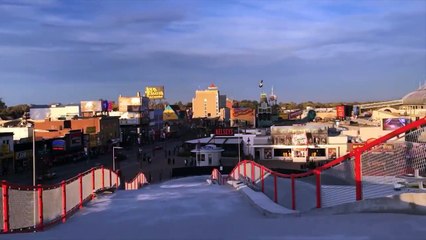 Cette gigantesque piste de karting sur 4 étages va vous donner envie de devenir Canadien !