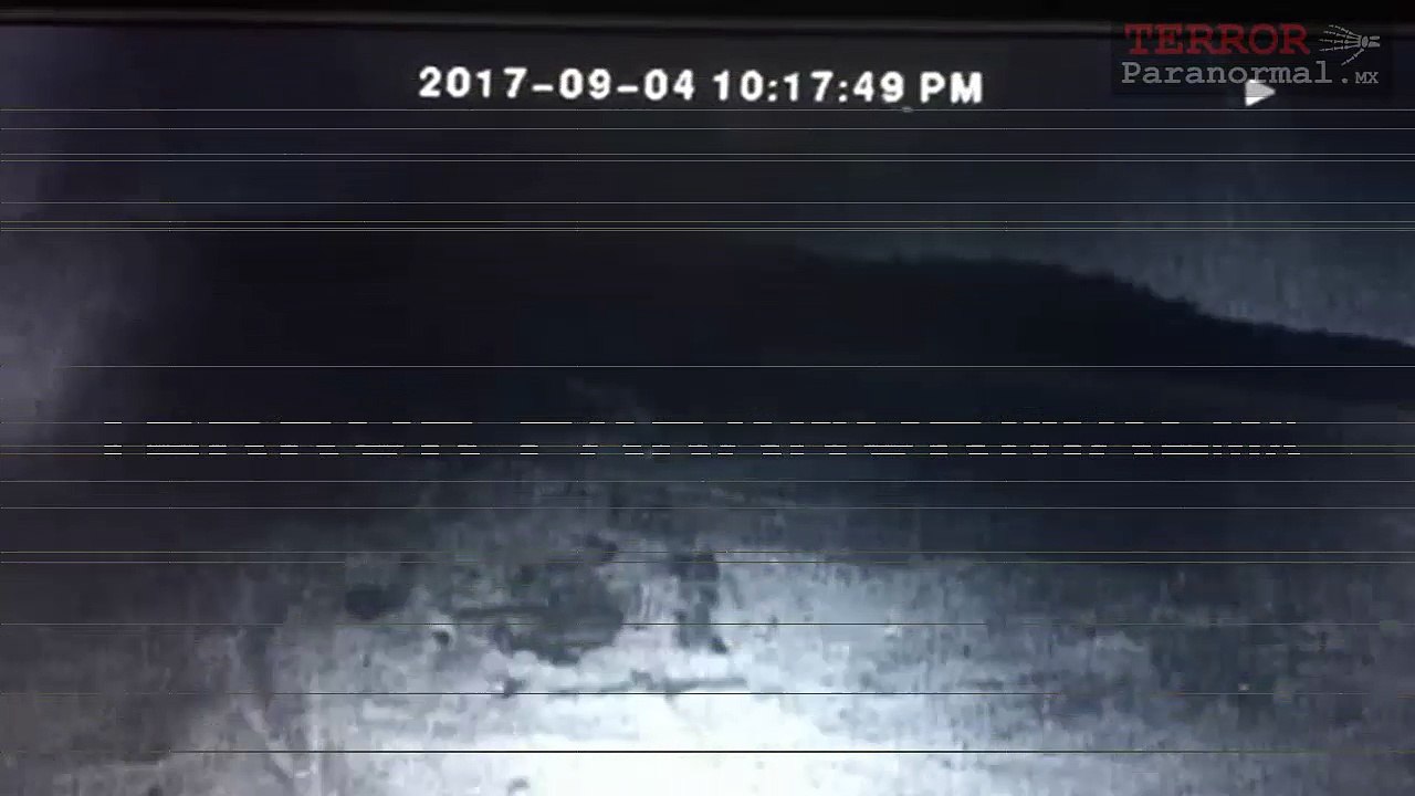 GRABAN MOMENTO EN QUE OVNI SE IMPACTA - Terror Paranormal MX