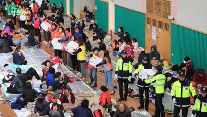 [좋은뉴스] "포항 주민들 힘내세요" 줄 잇는 온정 / YTN