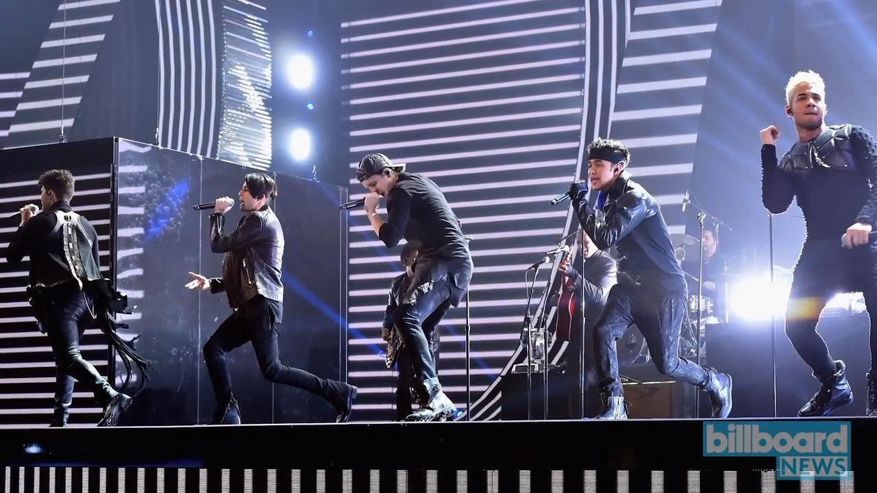 CNCO Performs 'Reggaeton Lento (Bailemos)' at 2017 Latin Grammys | Billboard News