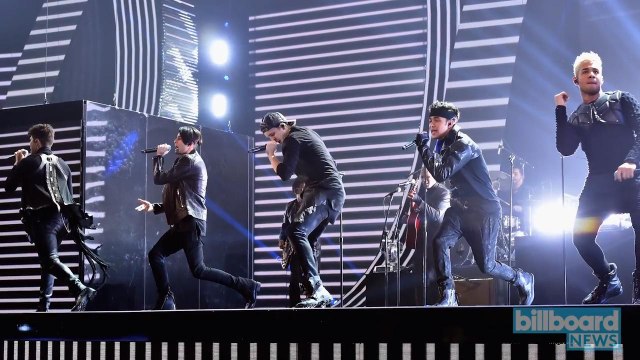 CNCO Performs 'Reggaeton Lento (Bailemos)' at 2017 Latin Grammys | Billboard News